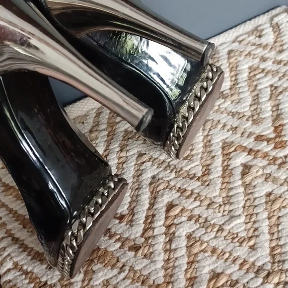 Stuart Weitzman Patent Leather Pumps - Picture 5 of 16
